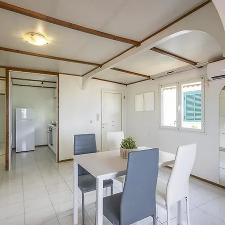 Bungalow 3 Sul Mare E Parking Privato Campsite